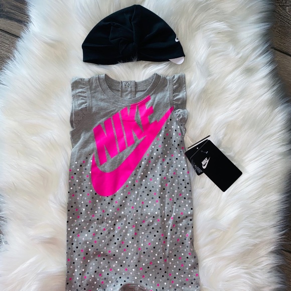 New Nike romper with matching hat - Picture 2 of 2